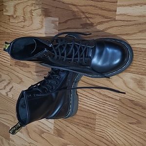 DR. MARTENS leather boots